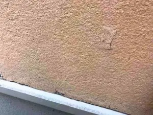 気になるモルタル壁の傷を補修 すぐできるdiy方法 予防方法