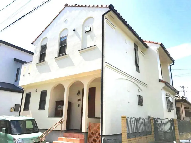 事例選 一段上のお洒落な家に 青い屋根のメリット 注意点を解説