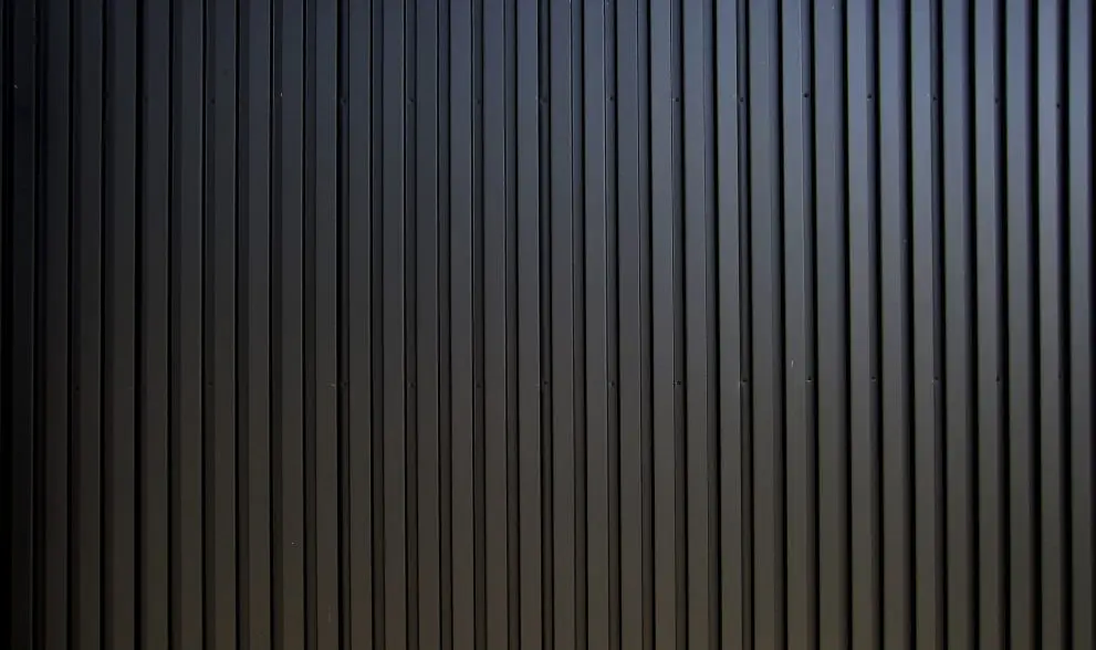 ガルバリウム鋼板で高級感漂う外壁 おすすめ種類5選と選び方ガイド