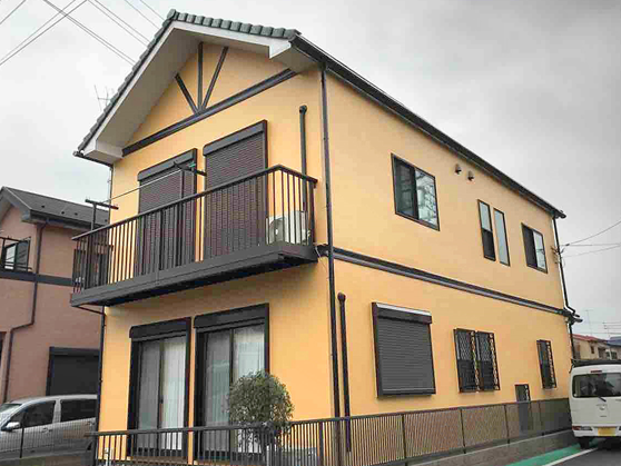 オレンジの外壁で明るい家に おしゃれな事例30選とおすすめの配色