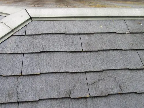 これで安心 アスベスト含有スレート屋根の見分け方と適切な対処方法